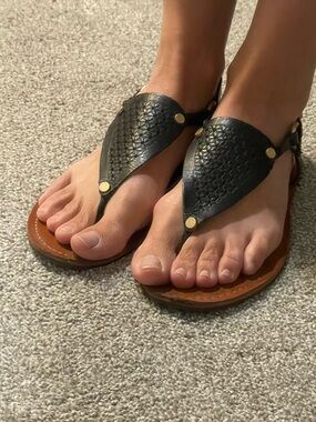 Lucky Brand Black Woven Leather T‑Strap Sandals